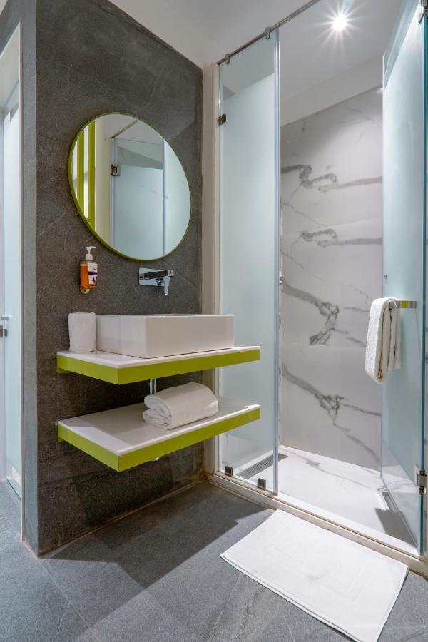 Hotel Le Roi Express Paharganj New Delhi