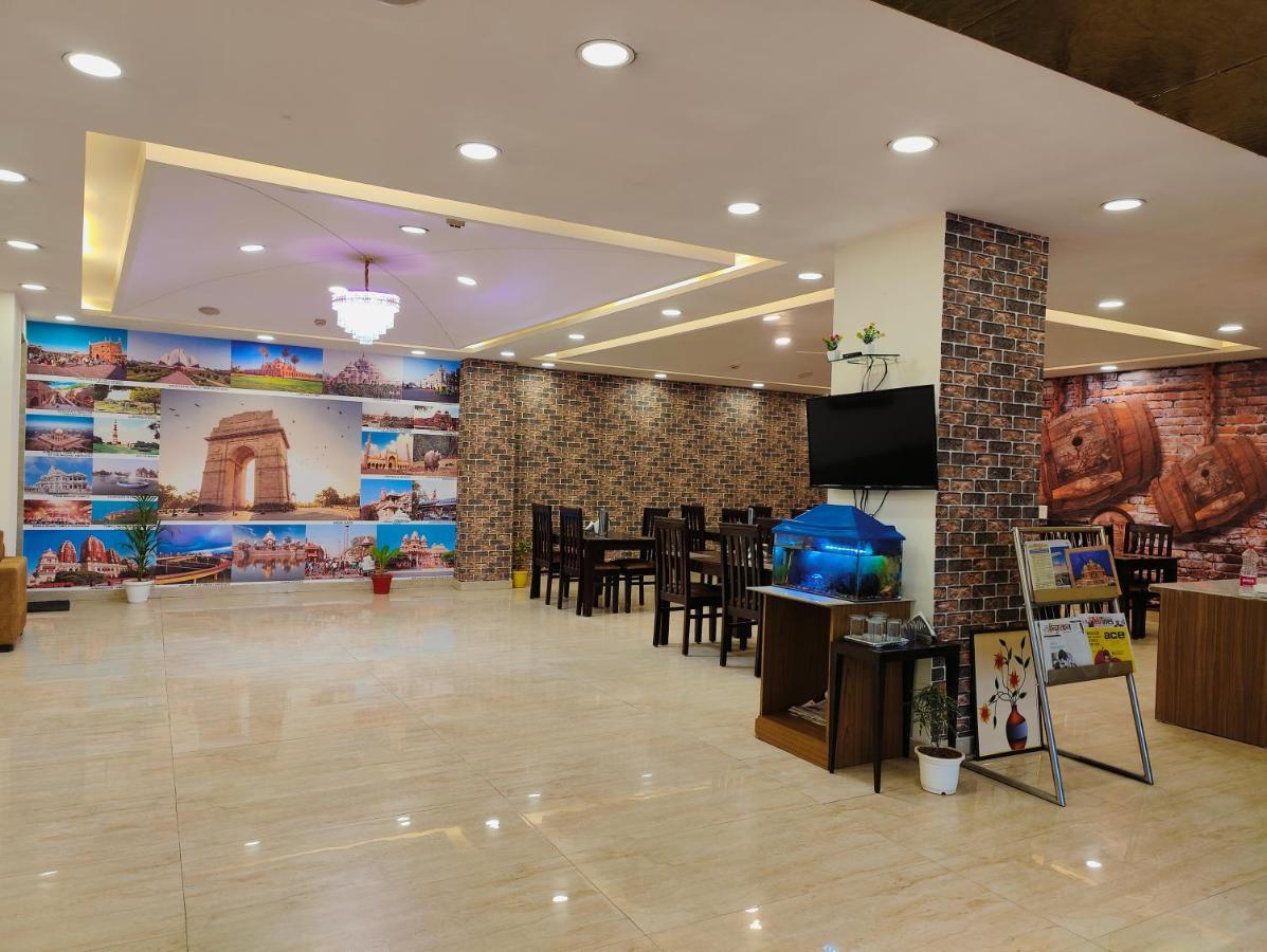Ronit Royal Delhi Airport By D'capitol
