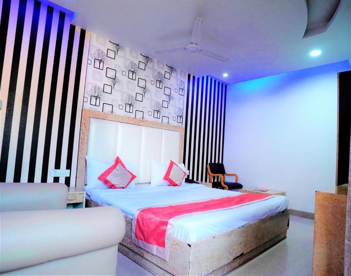 The Rts Plaza Hotel 3*