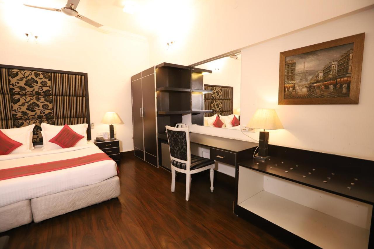 Capitol Hills - Greater Kailash Delhi Hotel