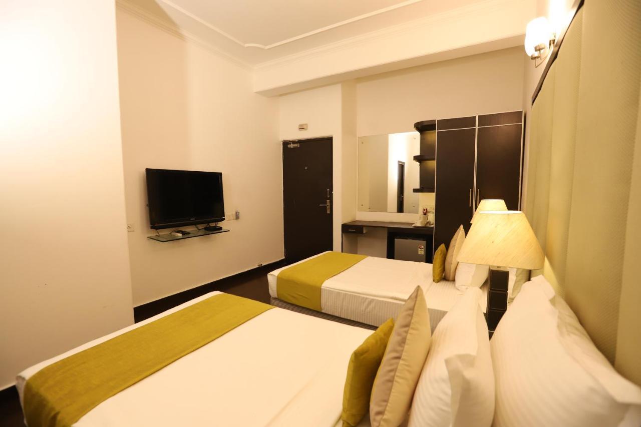 Hotel Capitol Hills - Greater Kailash Delhi