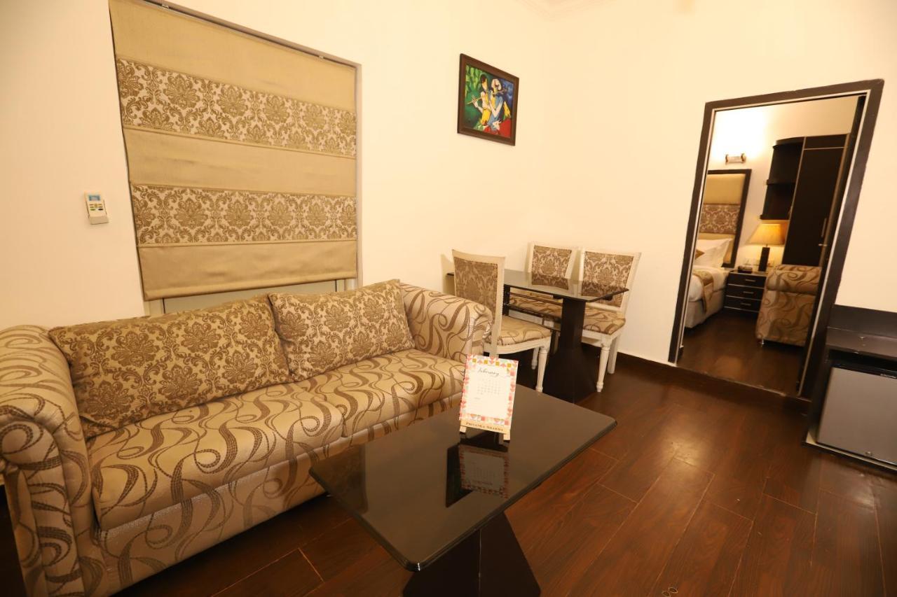 Hotel Capitol Hills - Greater Kailash Delhi 3*