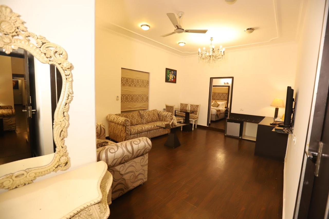 Capitol Hills - Greater Kailash Delhi Hotel