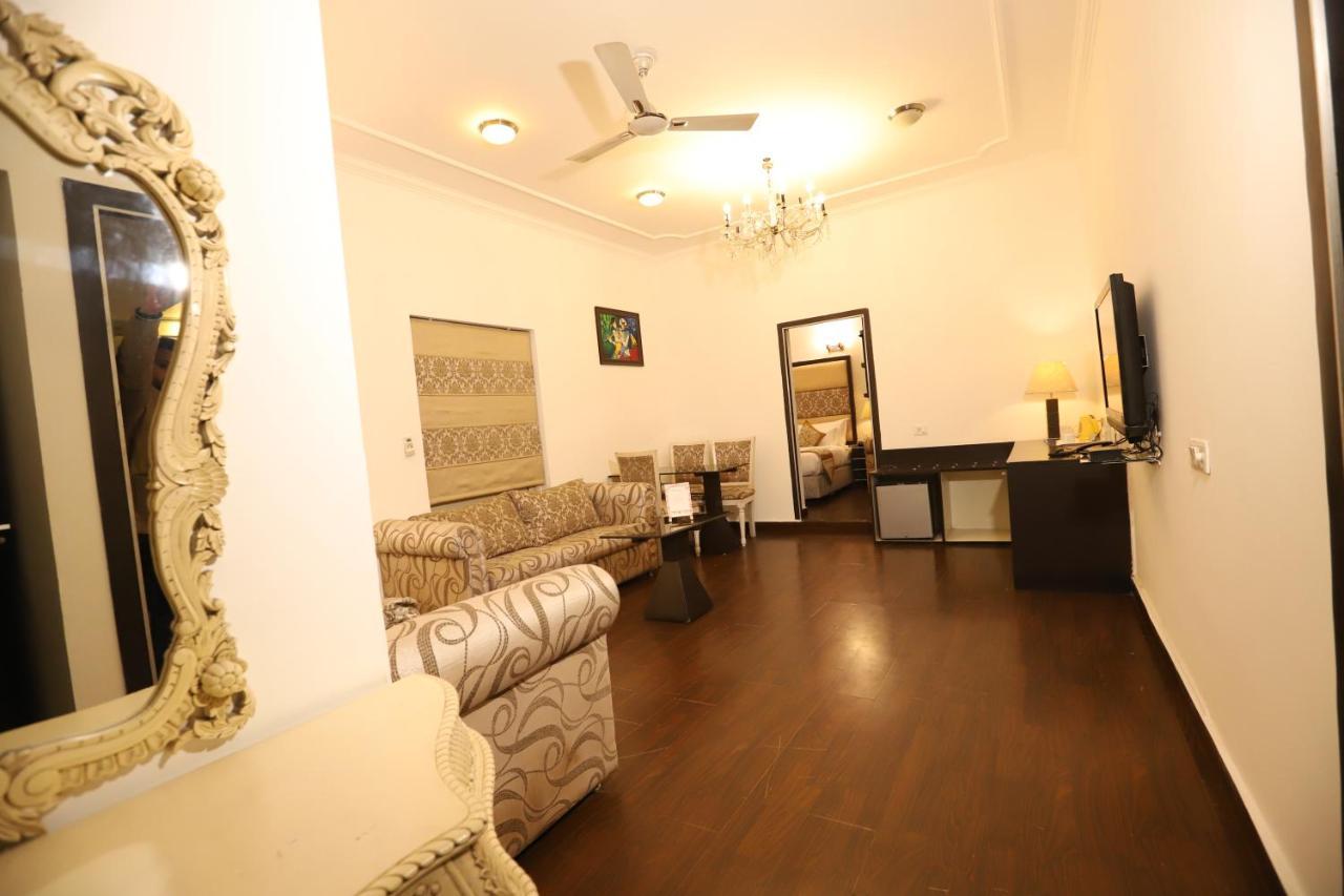 Capitol Hills - Greater Kailash Delhi
