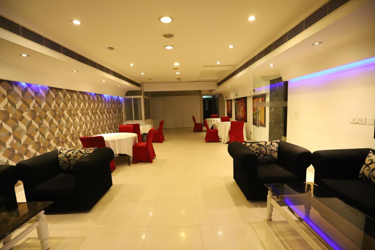 Capitol Hills - Greater Kailash Delhi Hotel 3*