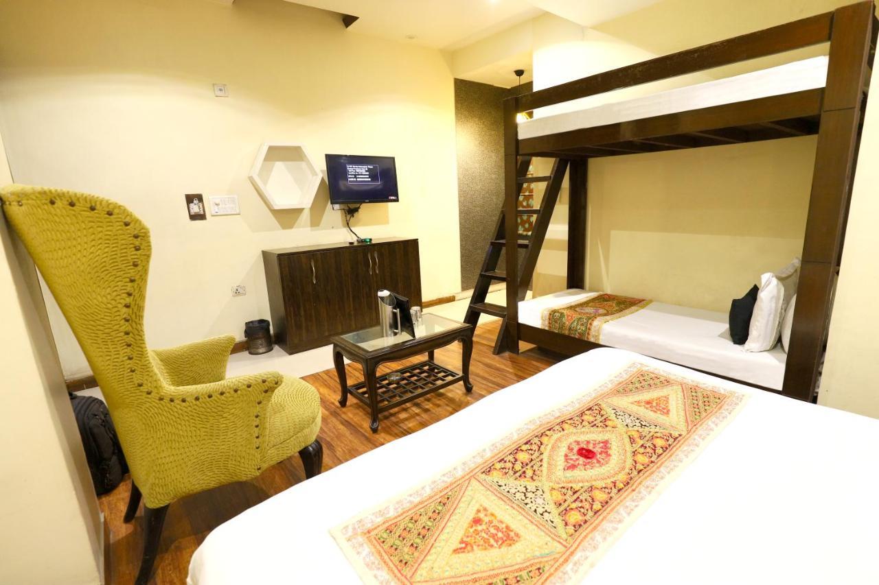 Staybook Aira Railway Station Paharganj Hotel 4*
