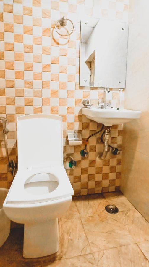 Premium - Kailash Colony Hotel 3*