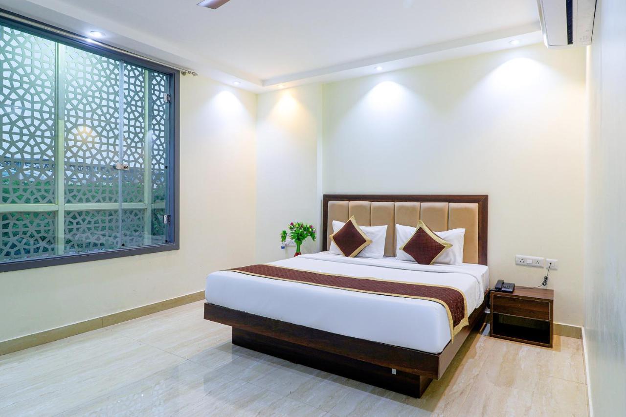 Hotel Fabhotel The Premium Suits 3*