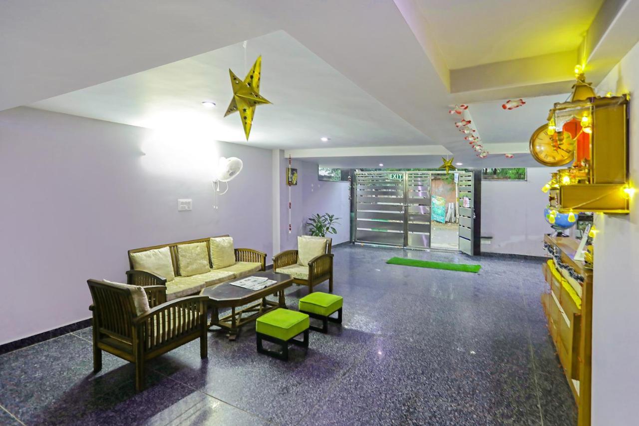 Fabhotel White House