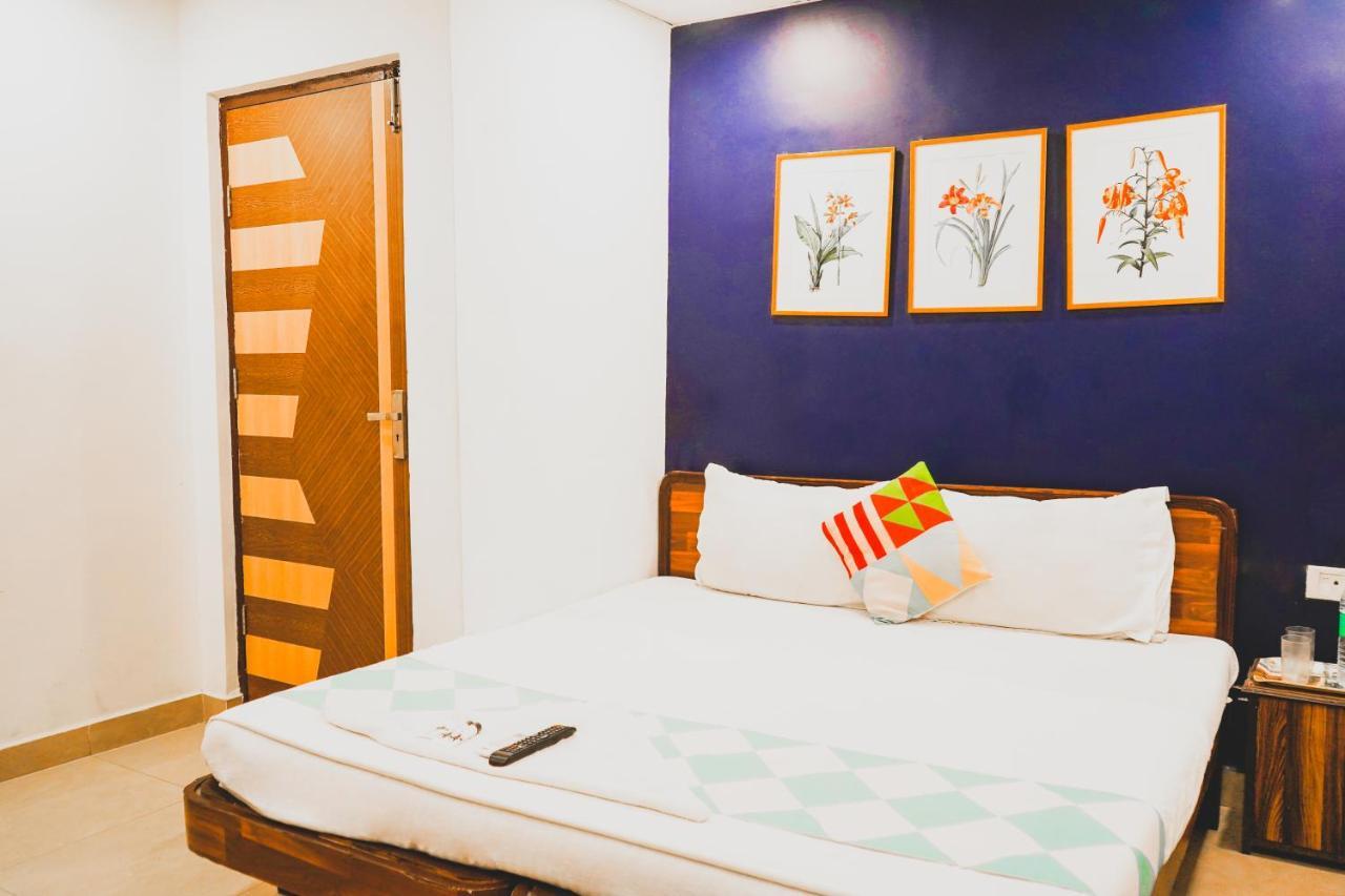 Premium - Kailash Colony Hotel