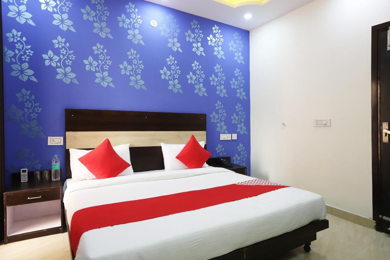 Oyo Flagship 42619 Diamond Key Hotel 3*