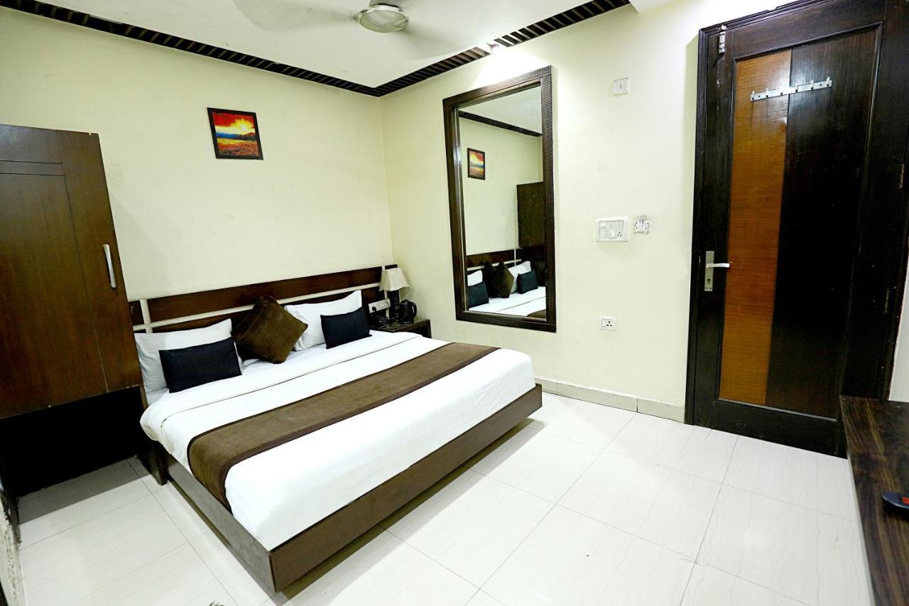 Hotel Staybook Aira Railway Station Paharganj Nova Deli