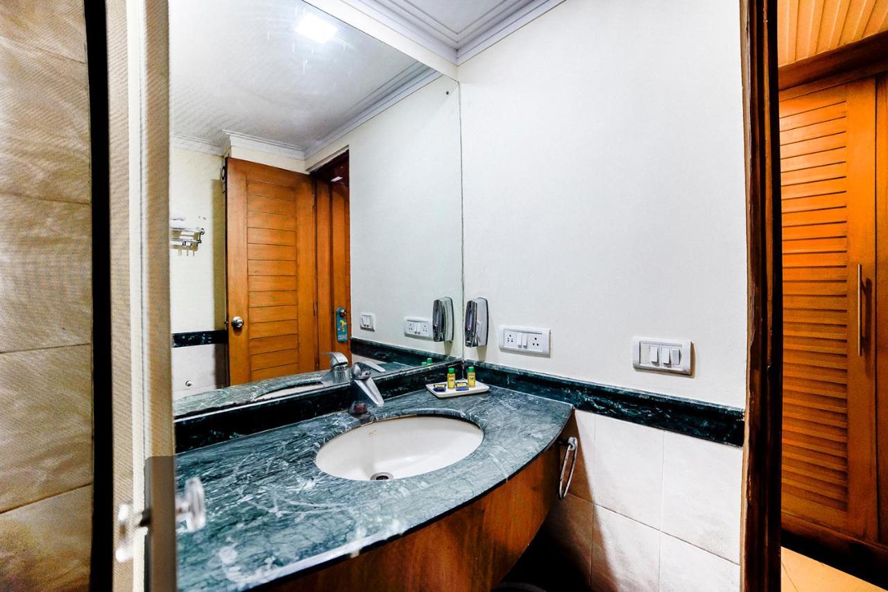 Hotel Fabhotel Bmk Grand New Delhi