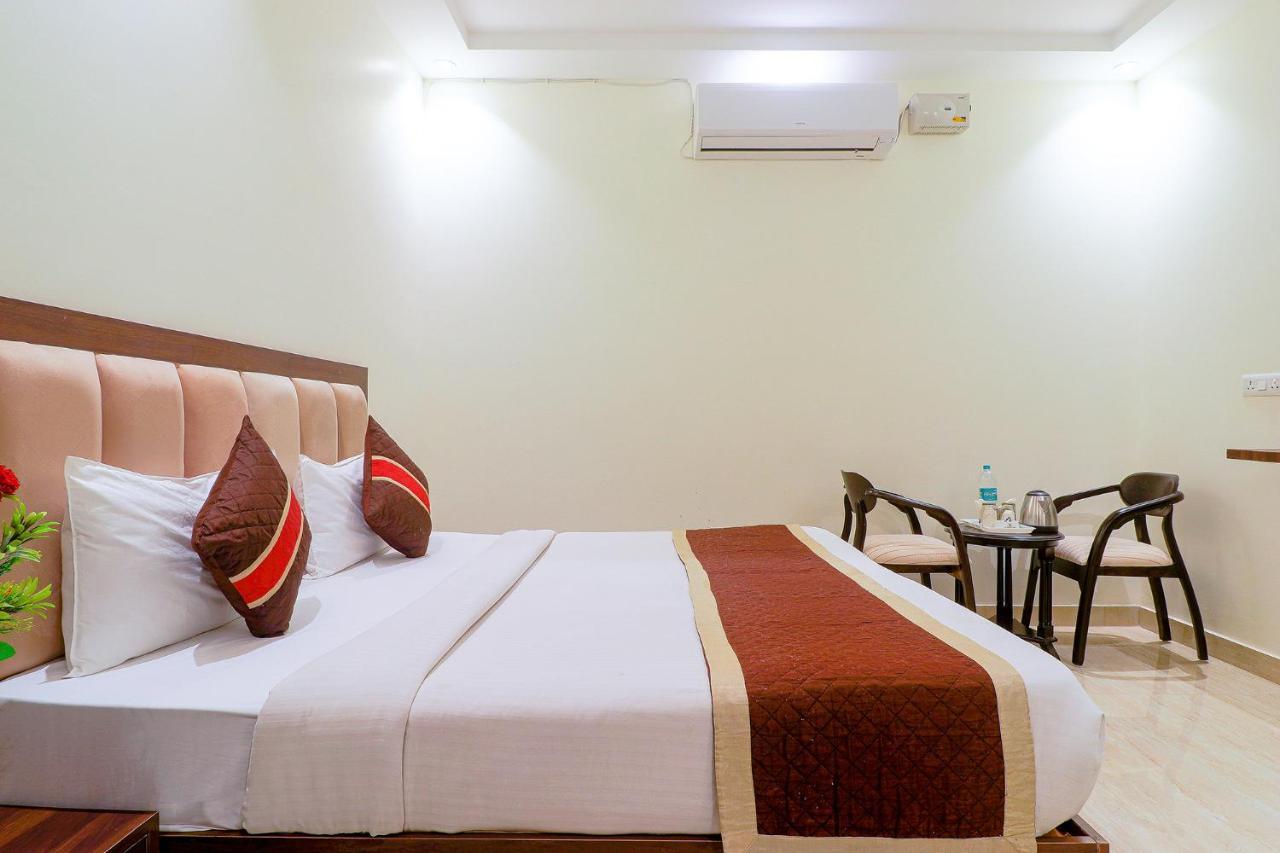 Fabhotel The Premium Suits