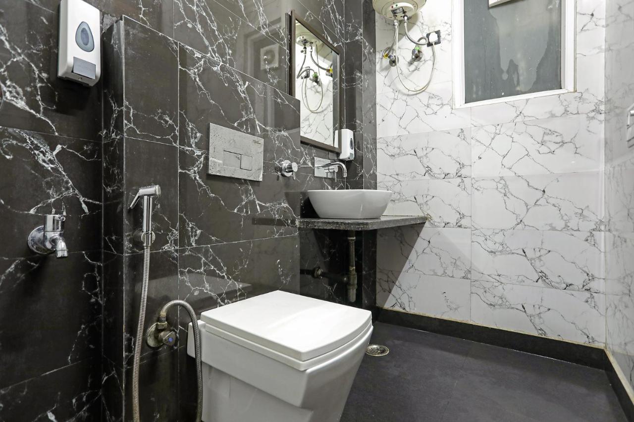 Fabhotel White House