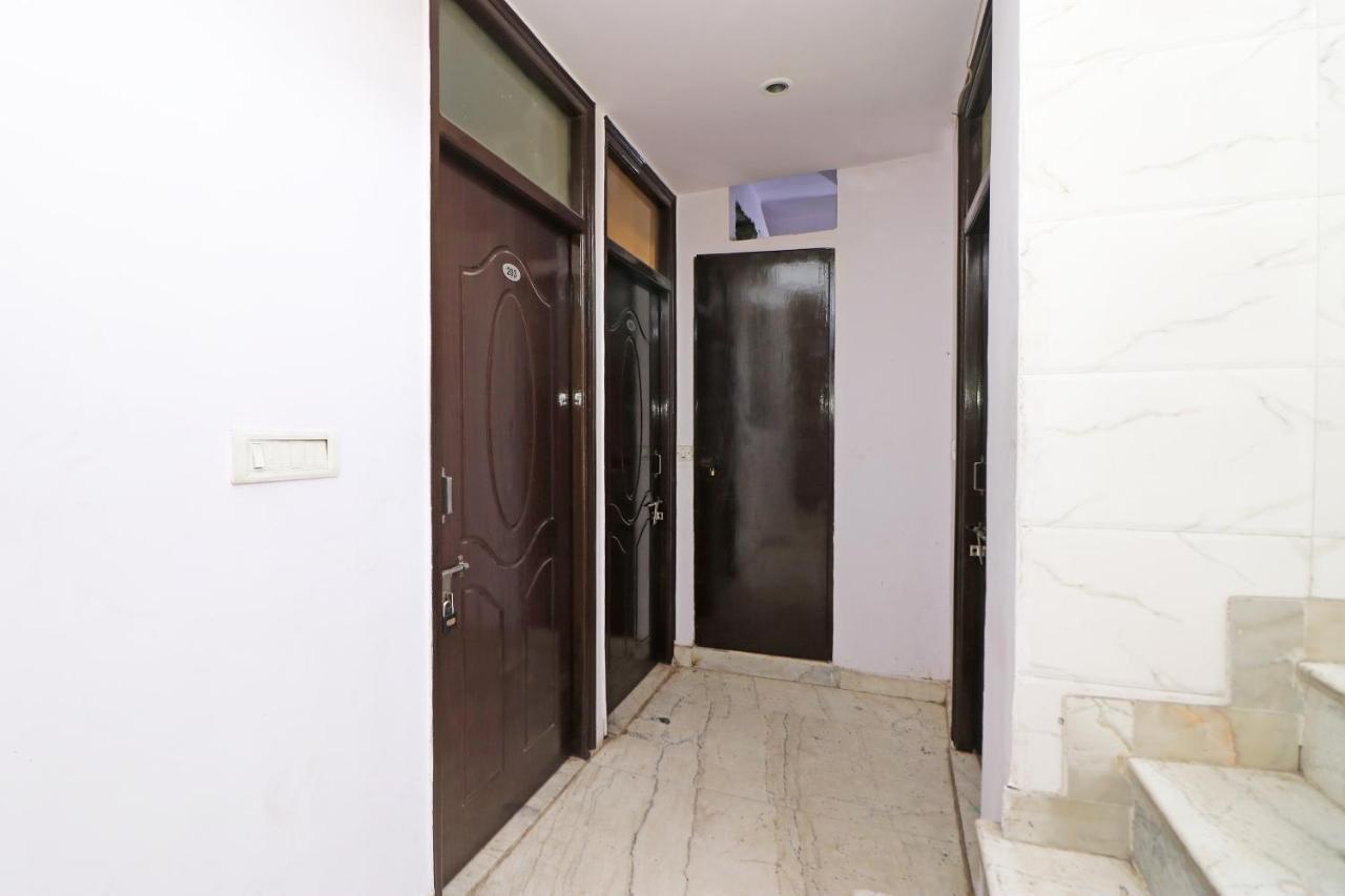 Oyo Flagship 12739 Mahesh Hotel New Delhi