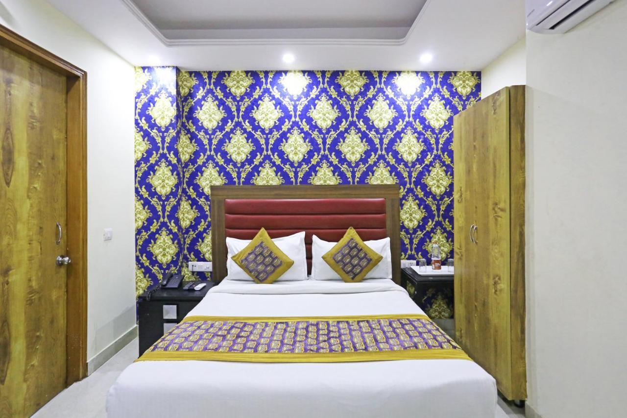 Hotel Gl Near Delhi Airport 4*