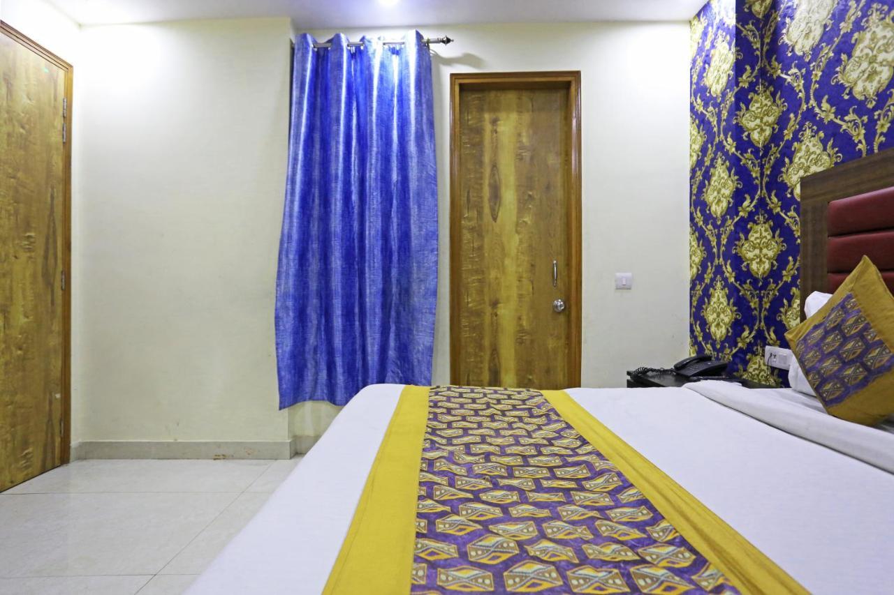 Gl Near Delhi Airport Hotel