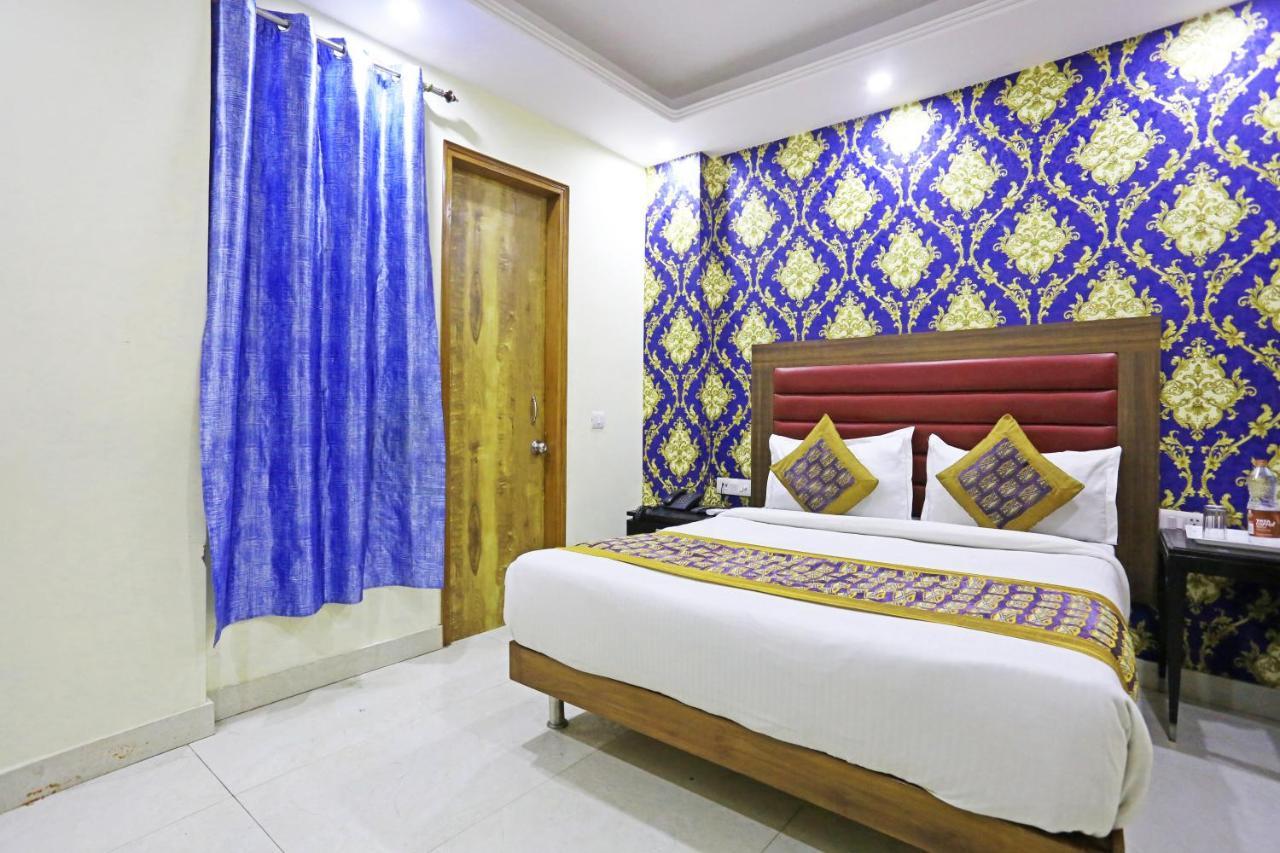 Gl Near Delhi Airport