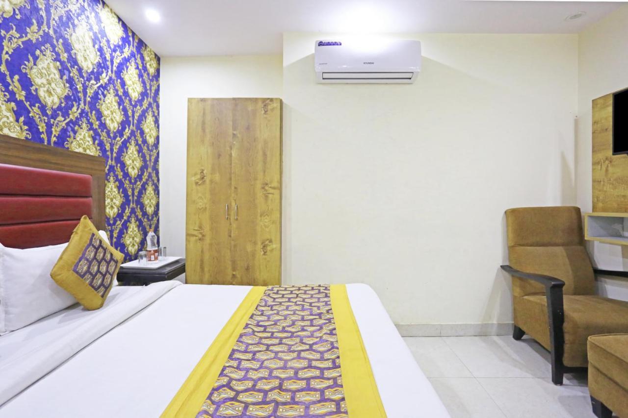 Gl Near Delhi Airport