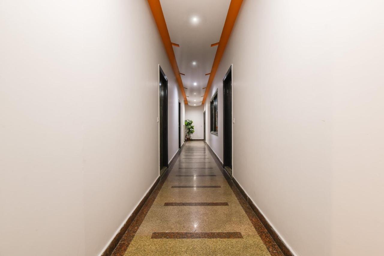 Oyo Elegant International Near Gurudwara Shri Bangla Sahib Hotel Nova Deli