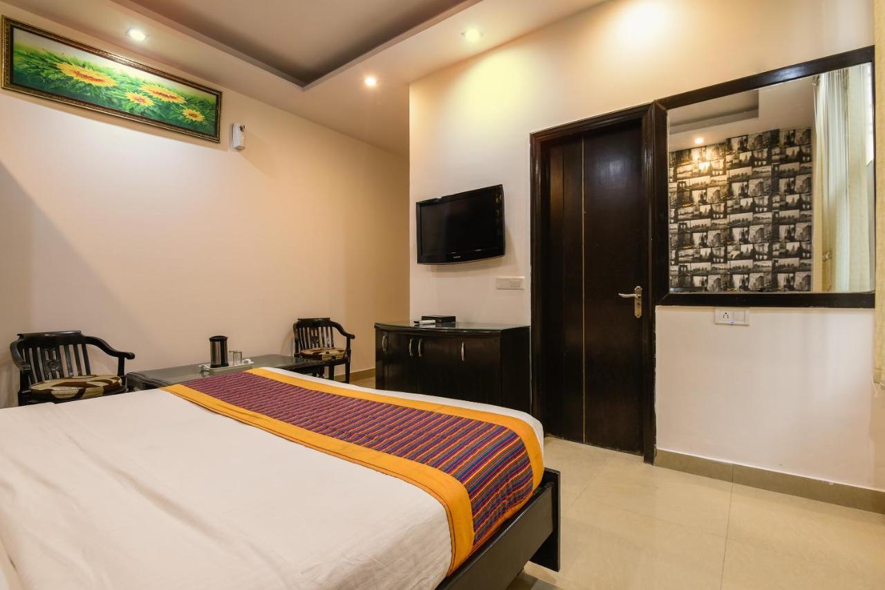 Oyo Elegant International Near Gurudwara Shri Bangla Sahib Hotel Nova Deli
