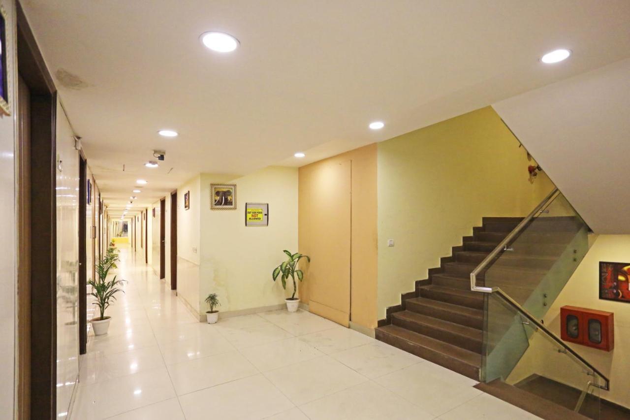 Hotel D'capitol - Delhi Airport