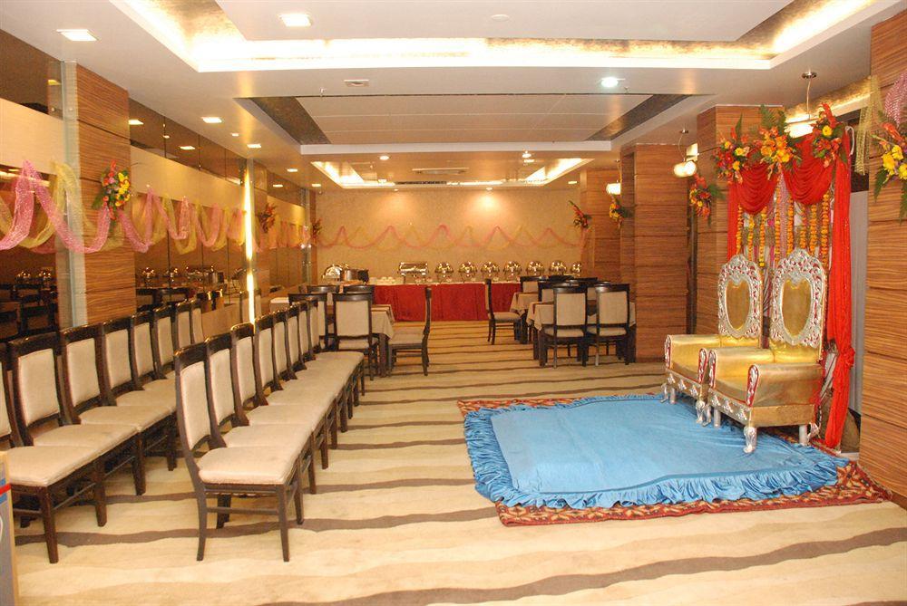 Hotel Liv - Naraina New Delhi
