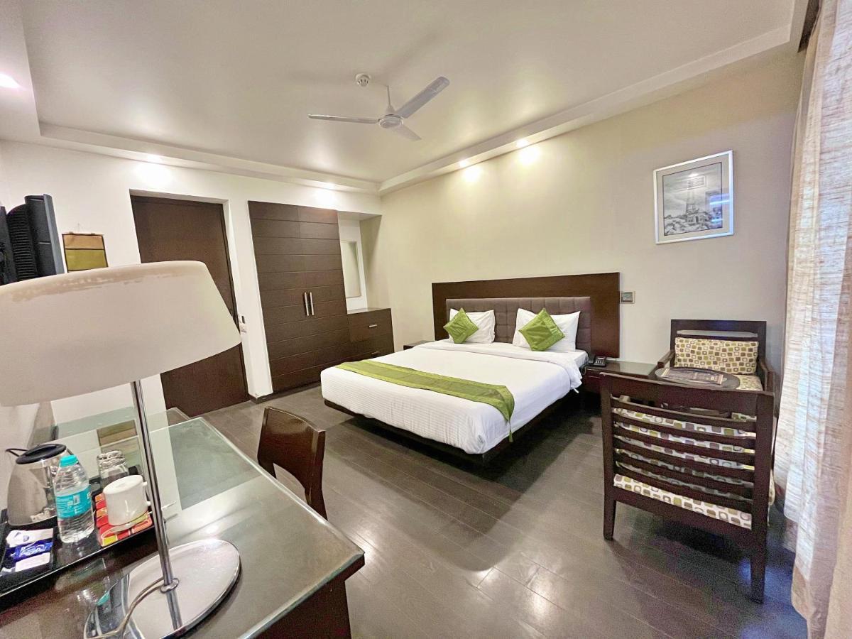 Amber By Orion Hotel 4*