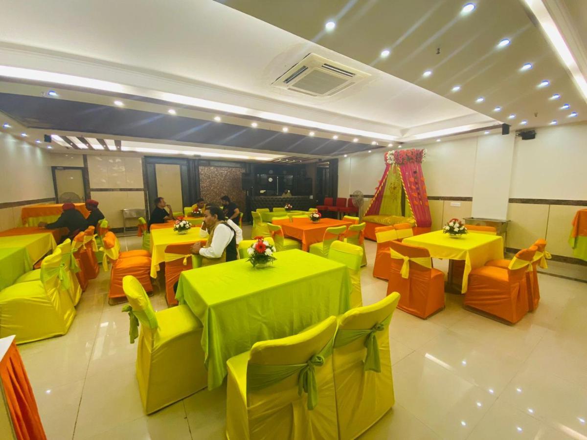 Hotel Lloyd Residency Nehru Place