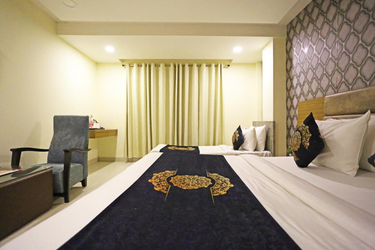 Ronit Royal Delhi Airport By D'capitol