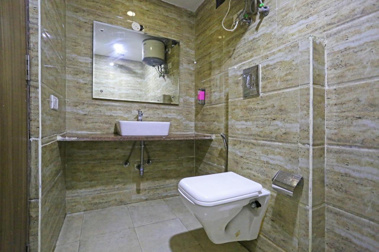 Hotel D'capitol - Delhi Airport