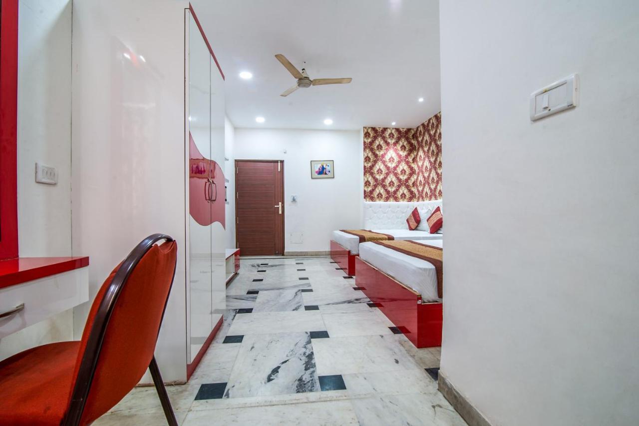 Hotel Capital O Orchid Garden Near Satyam Inox Patel Nagar
