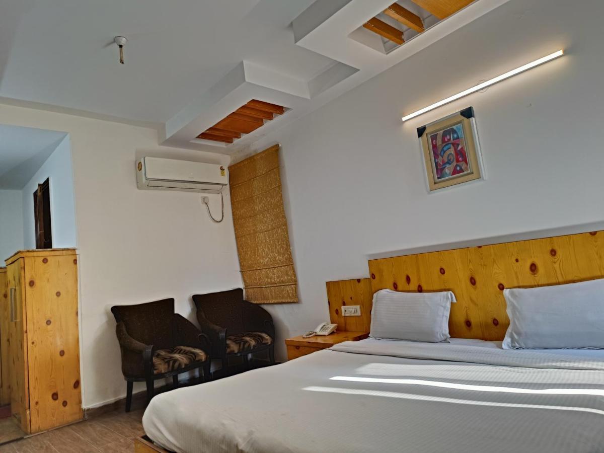 Hotel Tjs Grand