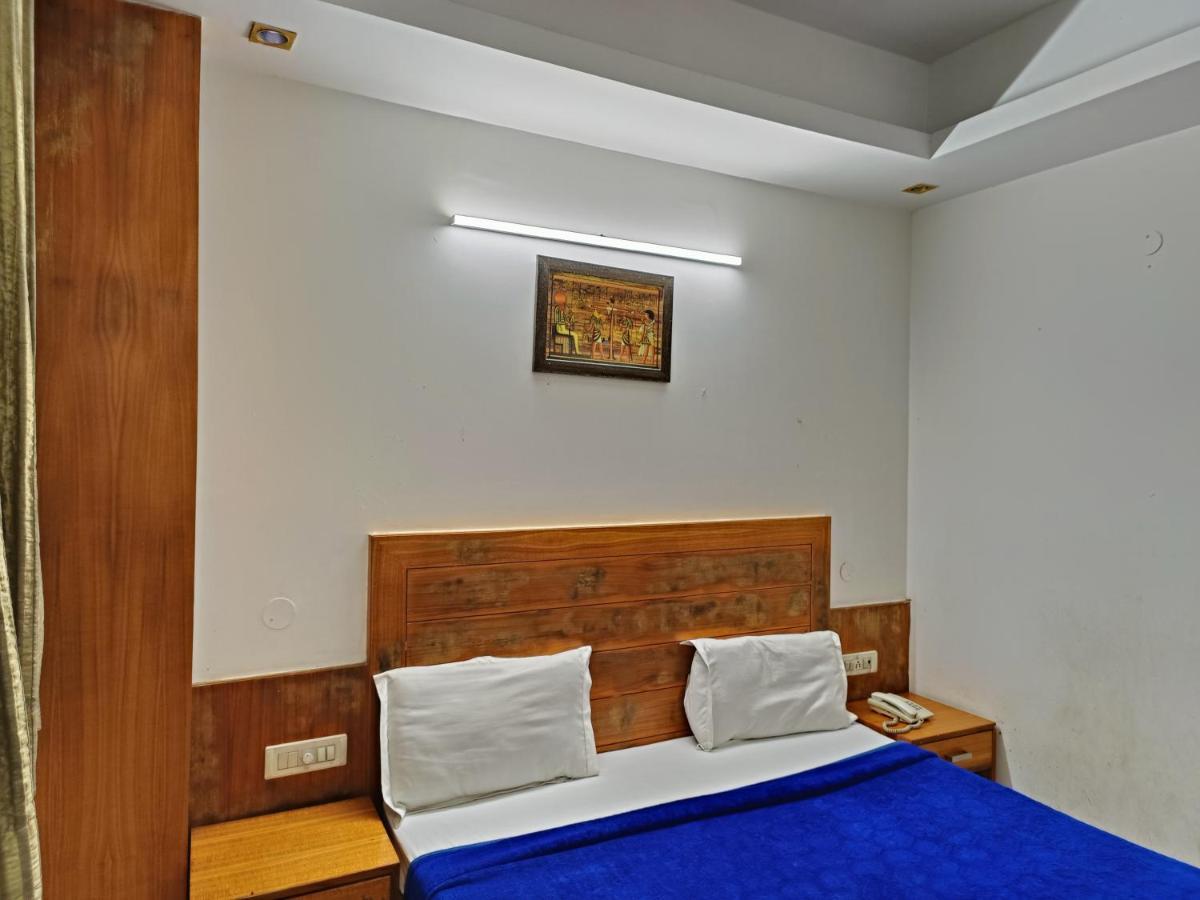 Tjs Grand Hotel