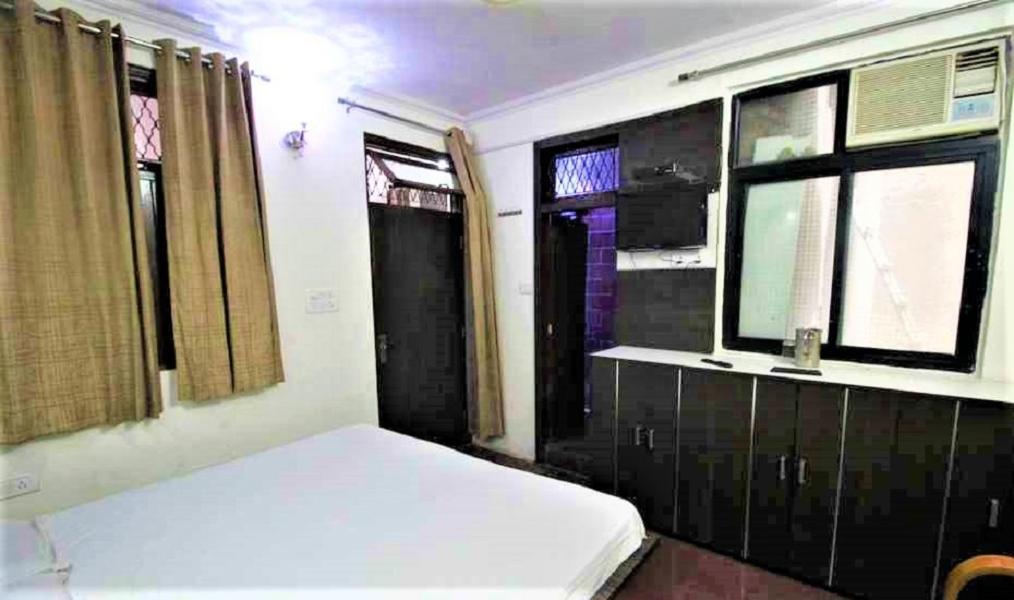 Central , Walk In Dargah & Markaz Guest house New Delhi