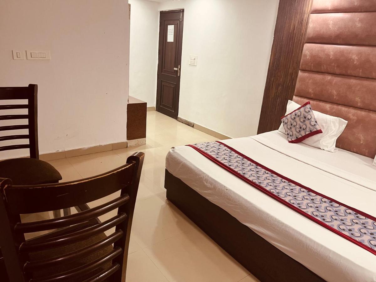Asian Plaza Delhi Airport Hotel Nova Deli