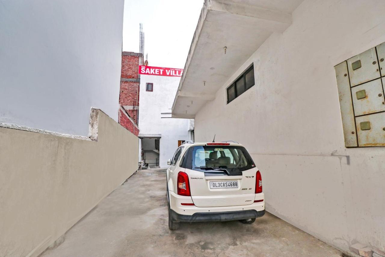 Capital O Saket Near Dlf Avenue Saket 3*