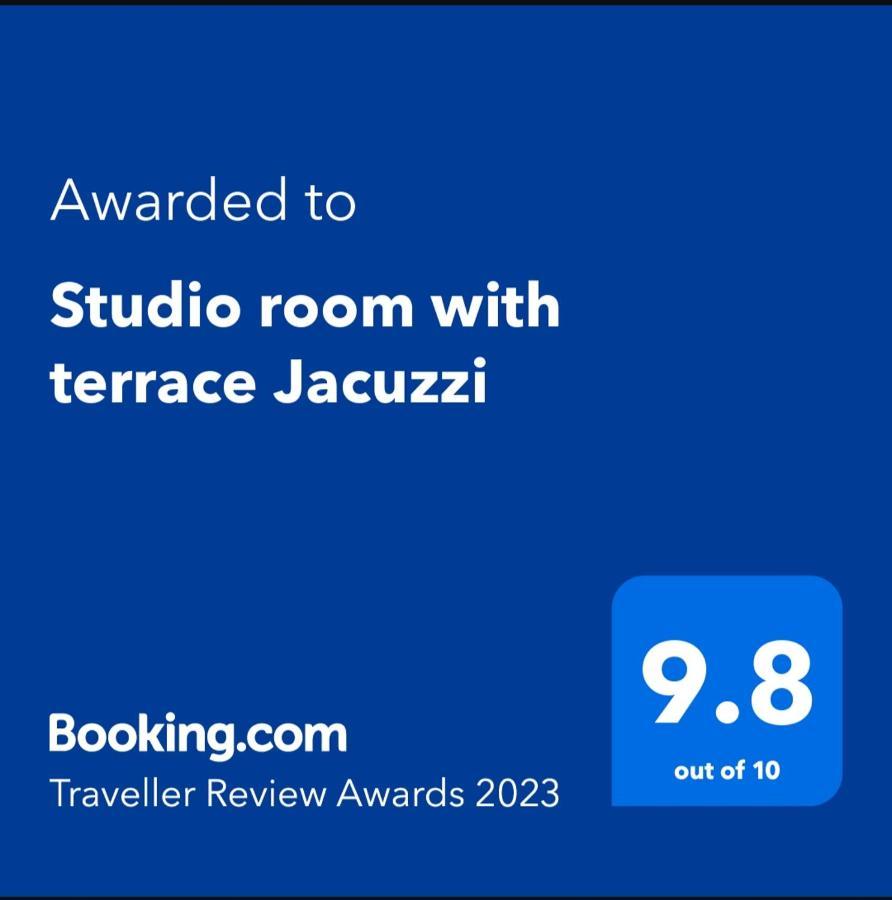 Studio With Terrace Jacuzzi *