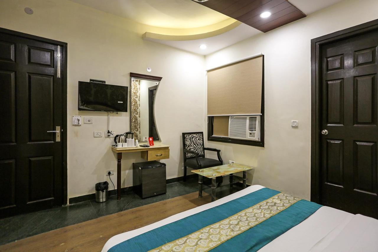 Hotel Oyo Asko International Near Gurudwara Shri Bangla Sahib 3*