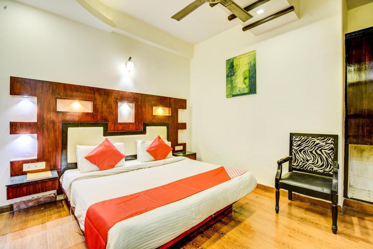 Hotel Oyo Asko International Near Gurudwara Shri Bangla Sahib 3*