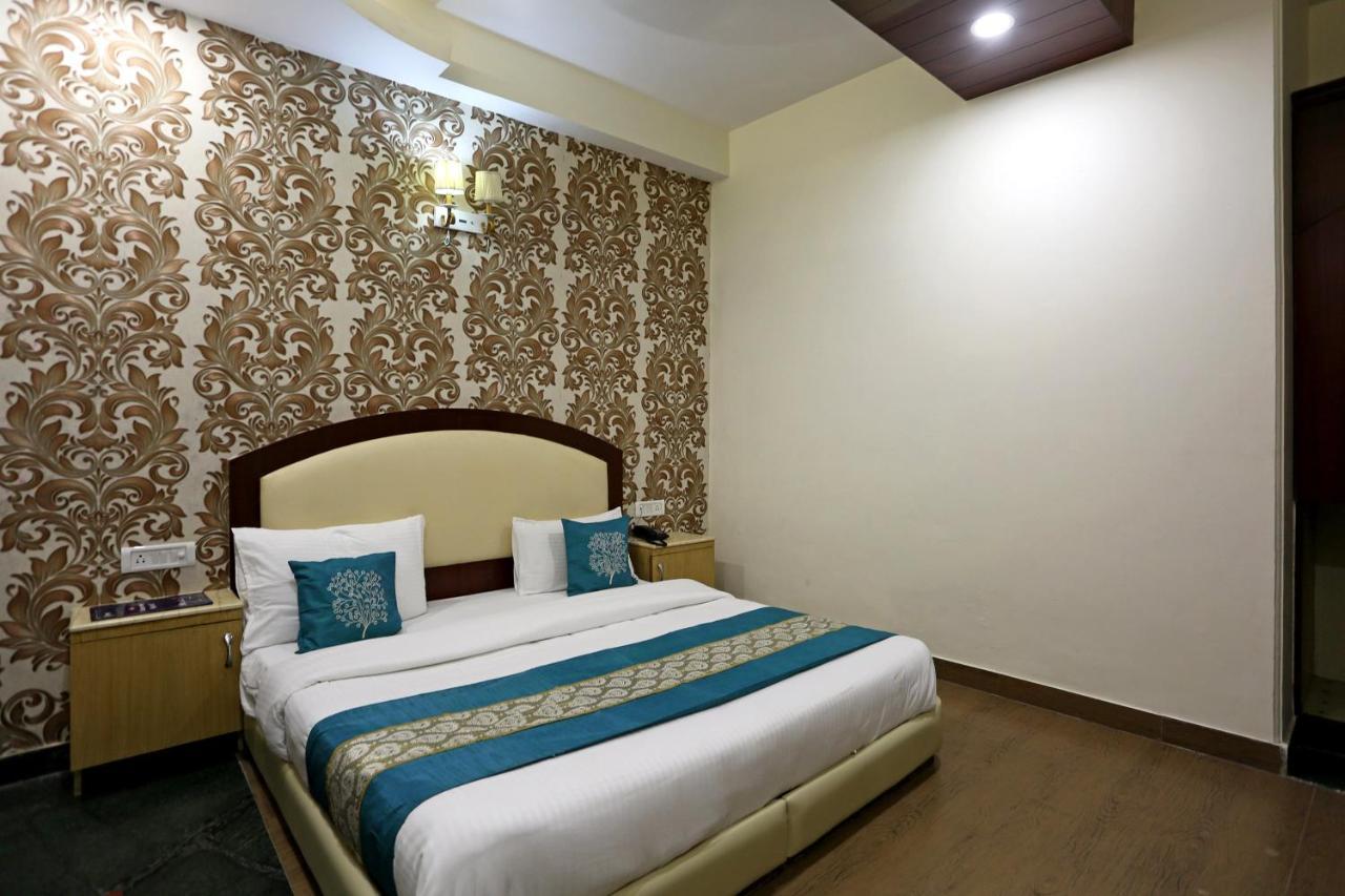 Hotel Oyo Asko International Near Gurudwara Shri Bangla Sahib 3*