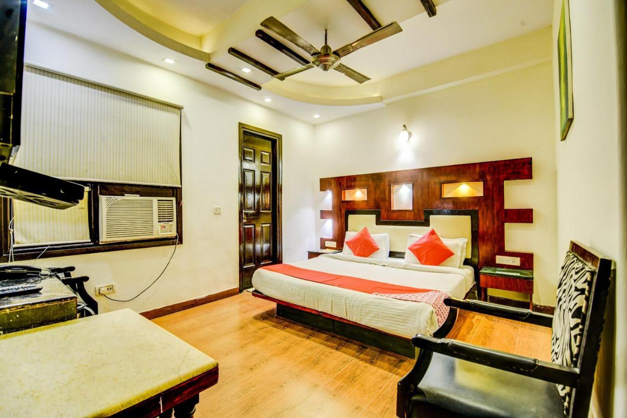 Hotel Oyo Asko International Near Gurudwara Shri Bangla Sahib Nova Deli