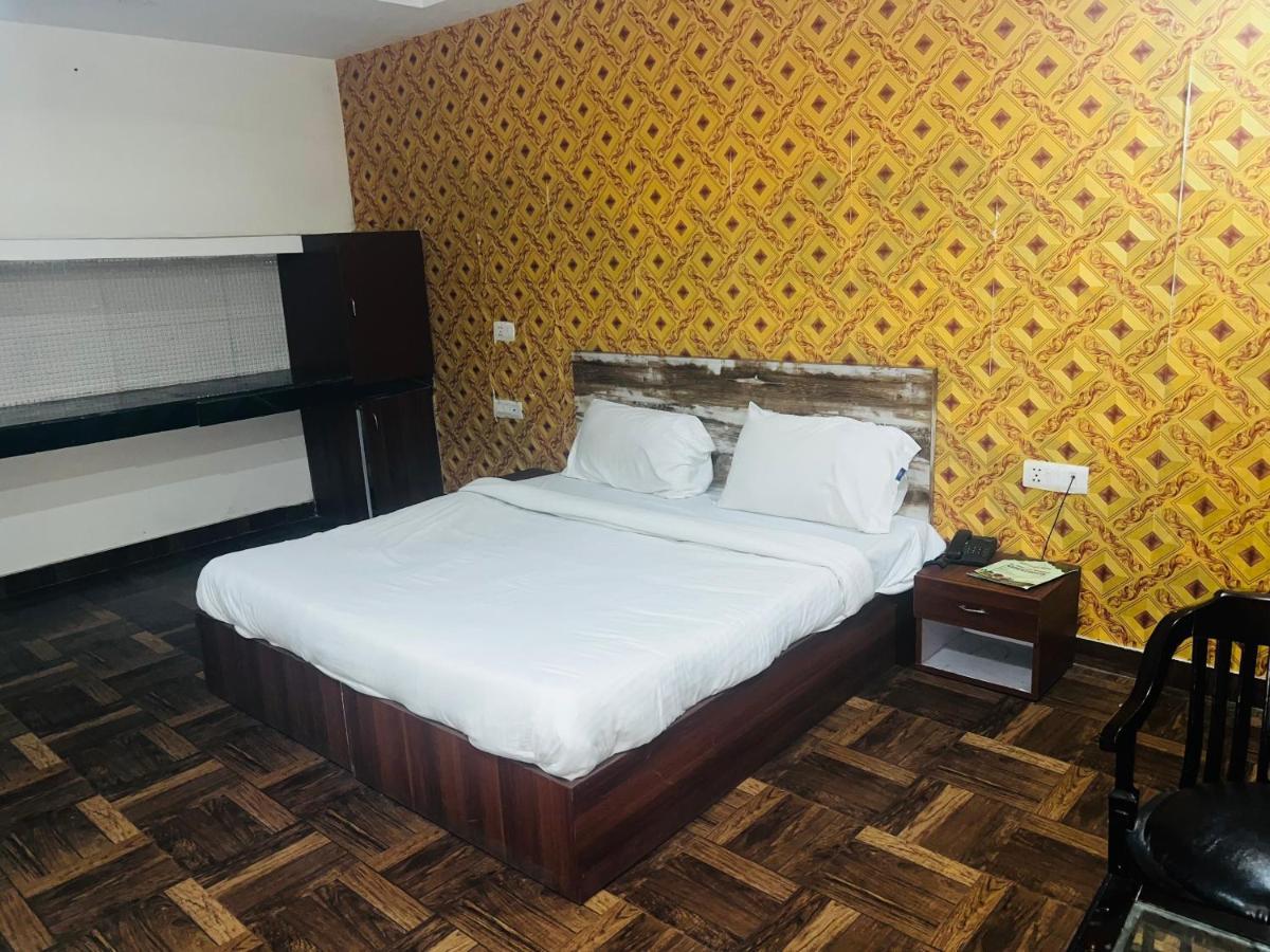 Asian Plaza Delhi Airport 3*
