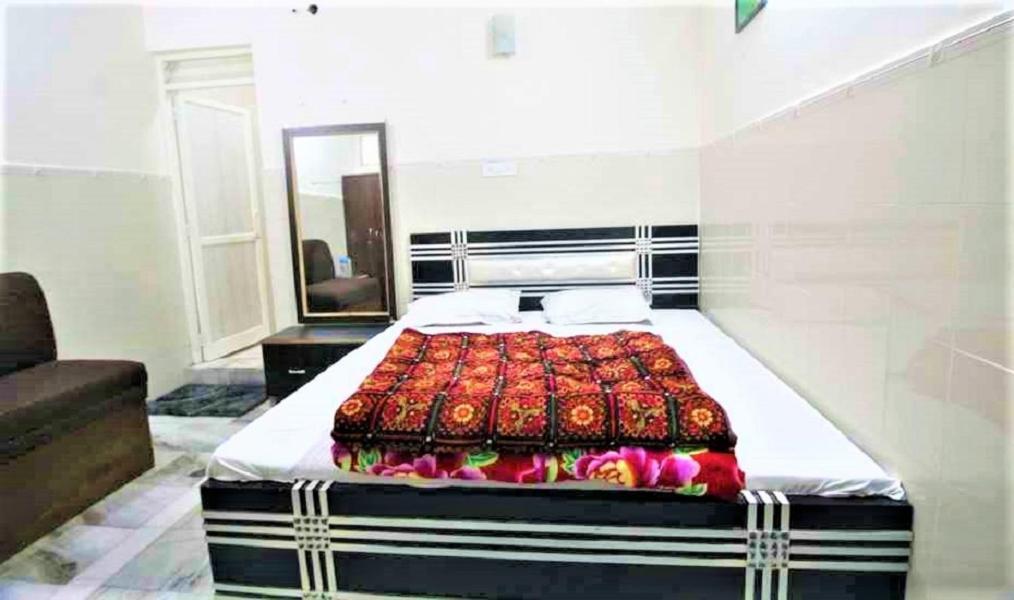 Central , Walk In Dargah & Markaz Guest house