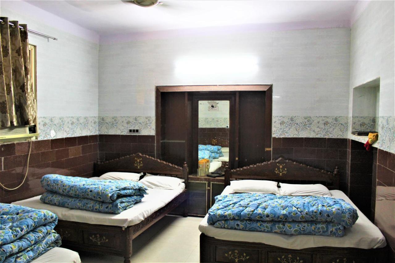 Guest house Central , Walk In Dargah & Markaz