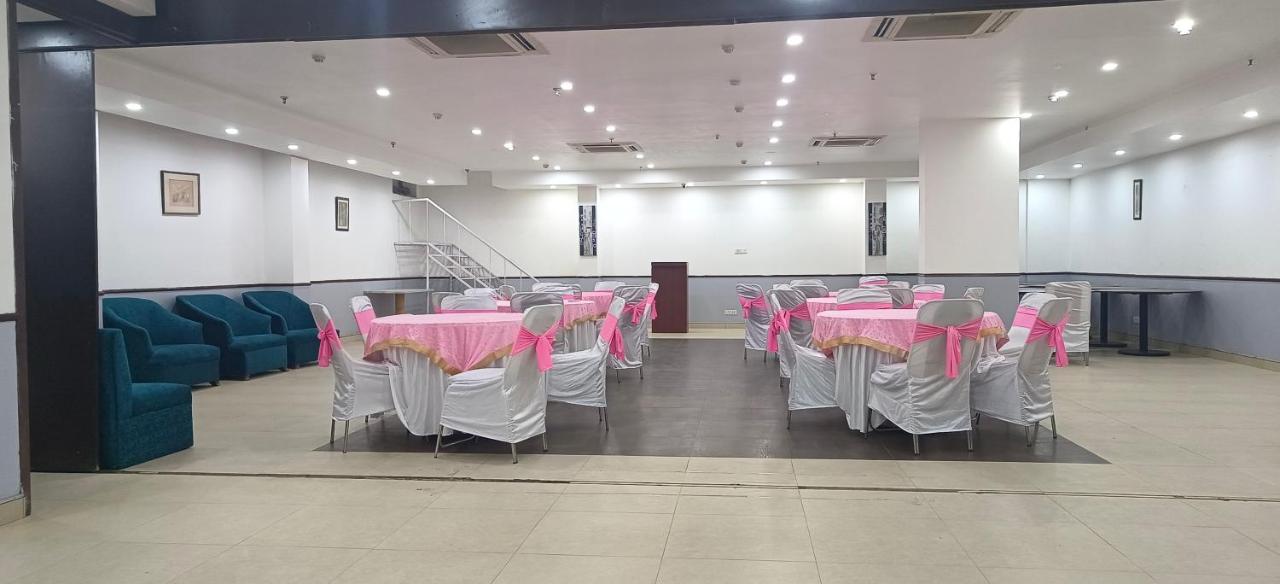 Hotel Scoovey The Bmk & Banquets Local Id Accepted