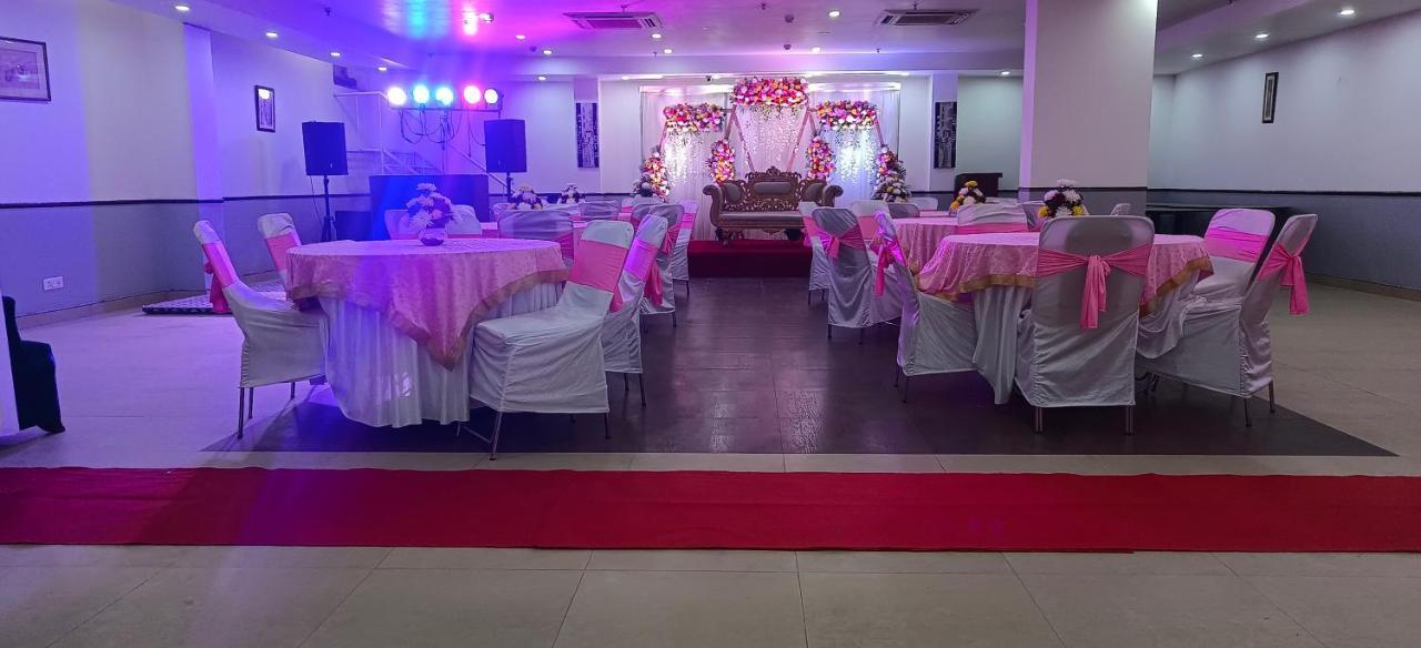 Scoovey The Bmk & Banquets Local Id Accepted Hotel 4*