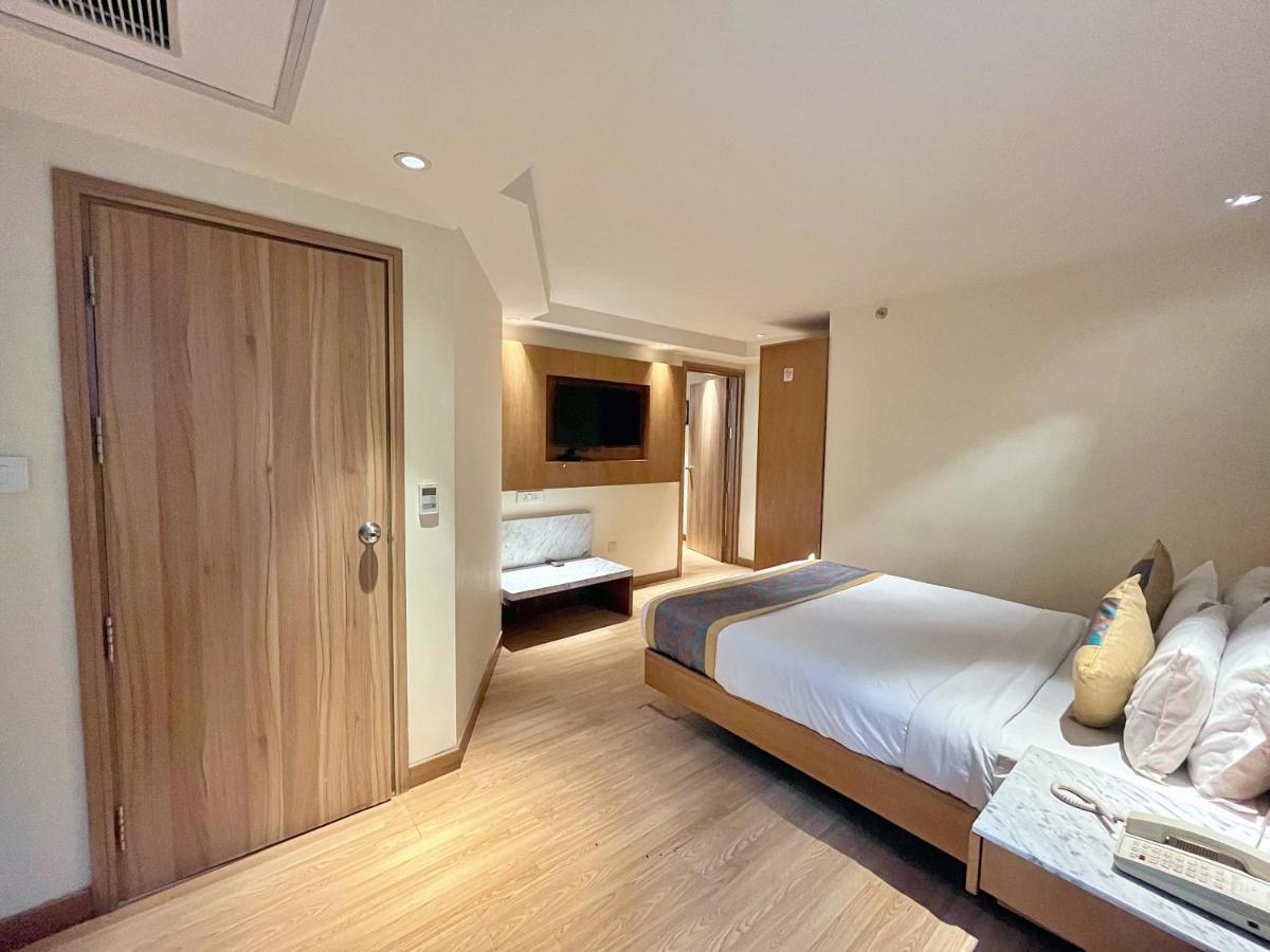 The Orion Plaza - Nehru Place 4* New Delhi