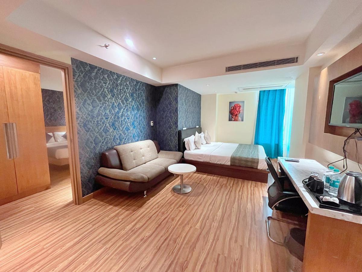 Hotel The Orion Plaza - Nehru Place